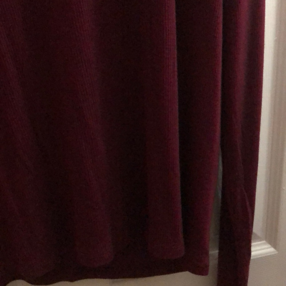 NWT Burgundy Long Sleeve Soft Ribbed Top for Women - Picture 4 of 9